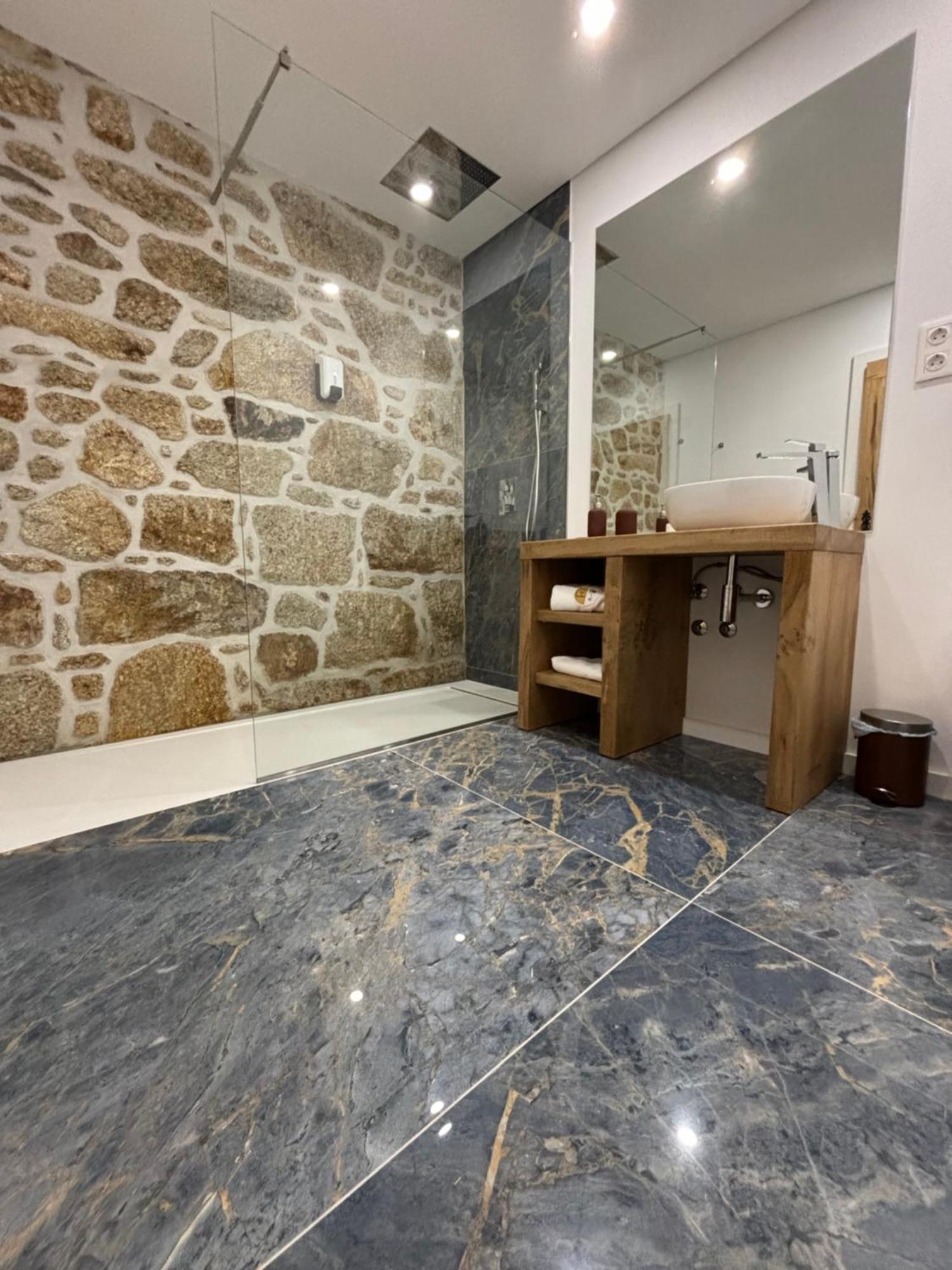 Pacos Do Douro, Chambre Privee Avec Piscine Romariz Экстерьер фото